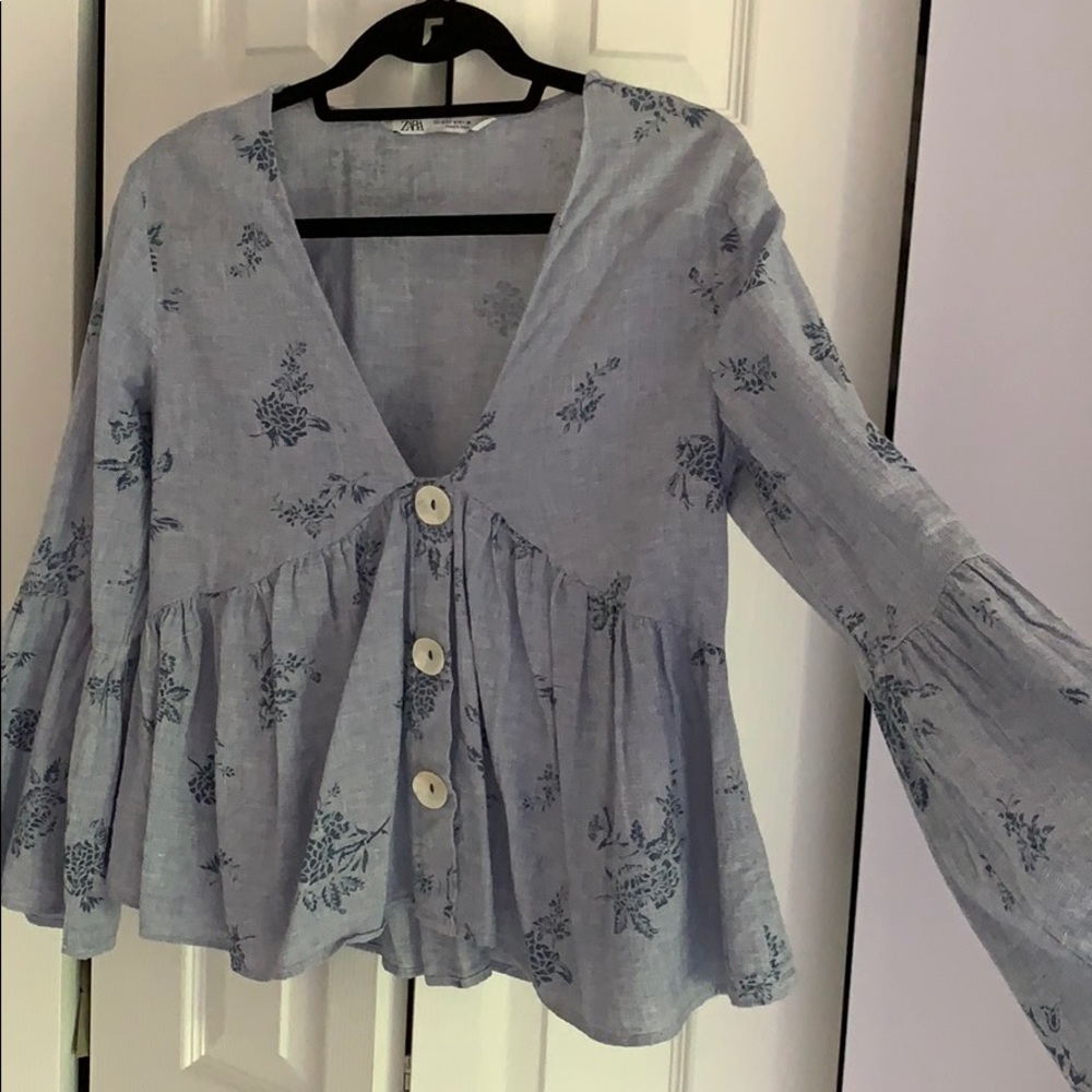ZARA Bell sleeve floral top